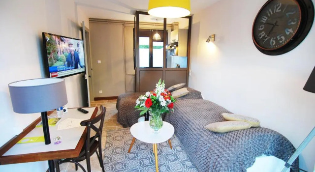 Апартаменты с видом на сад Pied à Terre - Apparthôtels au coeur dAutun