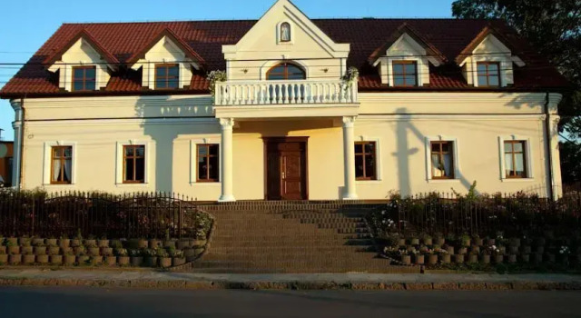 Pokoje Gościnne w Ratuszu, Book Hotel Podzamcze Kraków-Częstochowa Upland