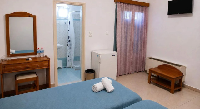 Hotel Elena - Cozy Seaside Balcony Suite in Skyros