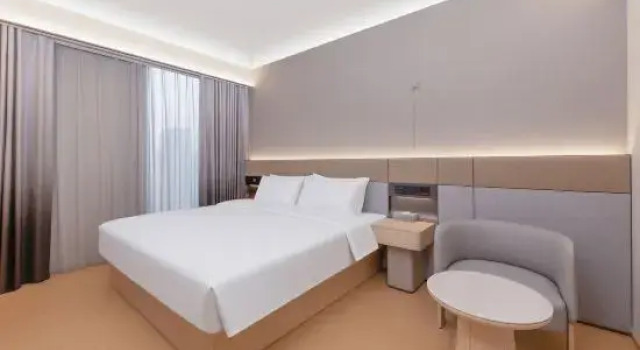 Люкс JI Hotel (Lu'an Yintai Department Store)