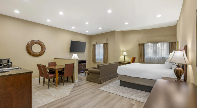 Двухместный люкс Best Western PLUS Vineyard Inn and Suites
