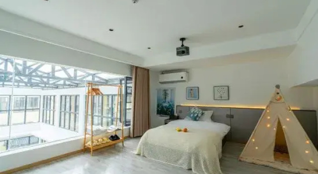 Люкс Shangri La Wanfeng Homestay (Dukezong Ancient City Dafosi Temple Zhuanjingtong Branch)