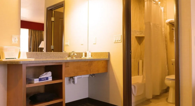 Двухместный номер Standard с балконом Quality Inn near Rocky Mountain National Park