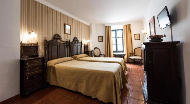 Трёхместный номер Standard Hotel Soho Boutique Palacio San Gabriel