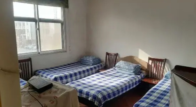 Трёхместный номер Standard The people of the hotel
