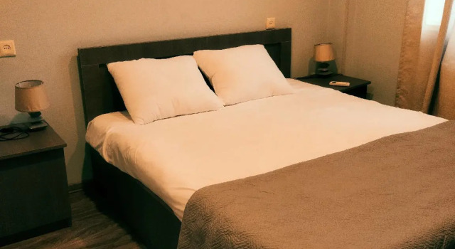 Parham, Prenota Hotel Tbilisi Tbilisi Region
