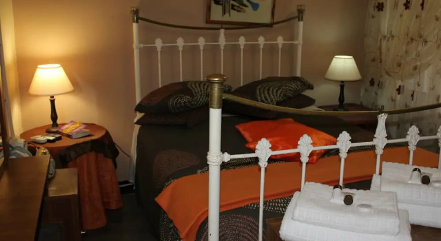 Шале Business Tshimologo Farm Guest House