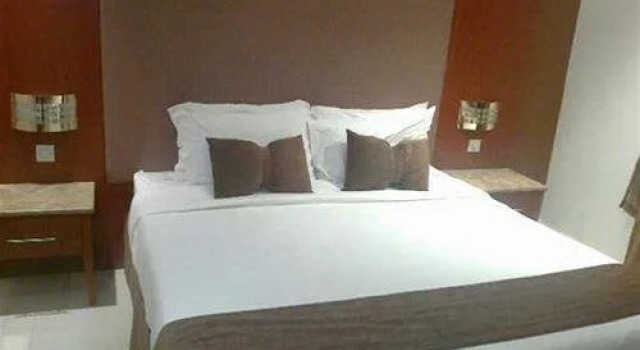 Muhaidb Takhasosy 1, Buchen Sie Hotel Hotels in Provinz Riad mit Pool, Schwimmbad
