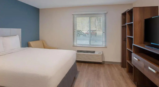 Номер Standard Wood Spring Suites Washington DC East Arena Drive