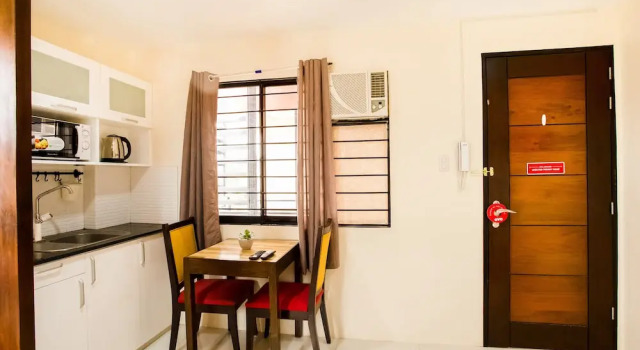 Solange Apartelle by OYO Rooms