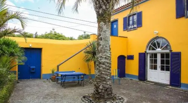 Quinta das Flores, Book Hotel Hoteller i Capelas med parkering, Parkering