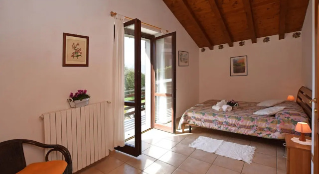 Belvedere In Colico, Book Vacation Home Hotels in Como with a Pool, Swimming Pool
