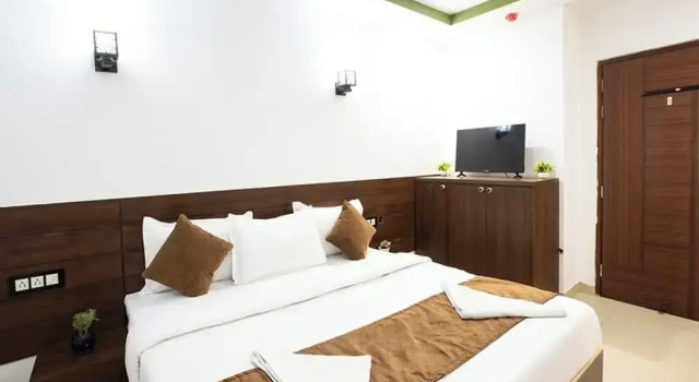 Номер Deluxe с балконом HR Grand Hotel