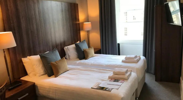 Номер Standard 28 York Place Hotel