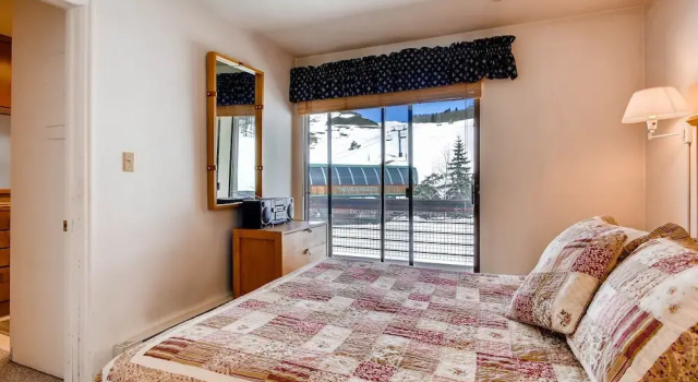 View Of Mt Crested Butte- 1 Br 1 Bedroom Condo - No Cleaning Fee! by RedAwning, Забронировать Отель Крестед-Бьютт Crested Butte Mountain, рядом с Горнолыжный курорт Crested Butte