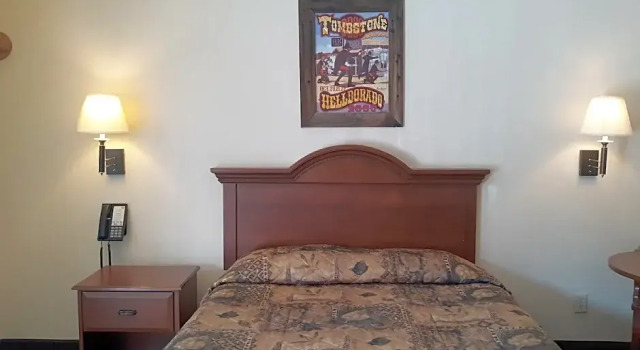 Номер Premium Budget Host Inn Tombstone