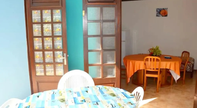 House With one Bedroom in Les Anses-d'arlet, With Enclosed Garden and Wifi, Rezervasyon Daire Les Anses-d Arlet otoparklı oteller, Otopark