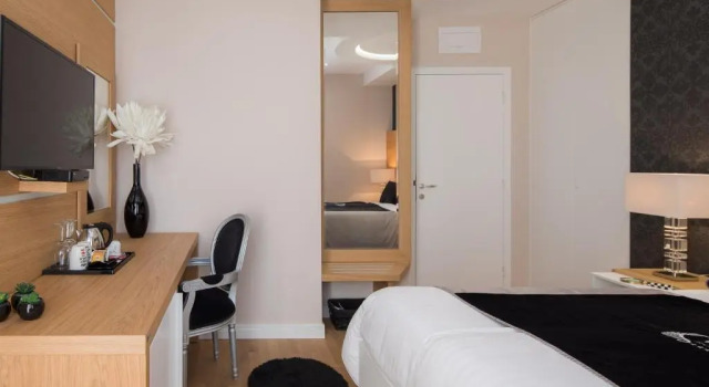 Двухместный номер Deluxe с балконом VIP Rooms