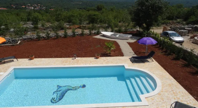 Villa Calypso, Varaa Villa Hotellit Kvarner Islands uima-altaalla, Uima-allas
