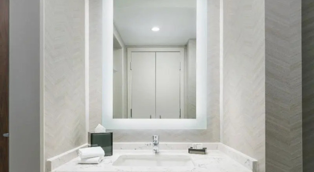 Четырёхместный номер Standard с балконом Courtyard by Marriott Orlando Downtown