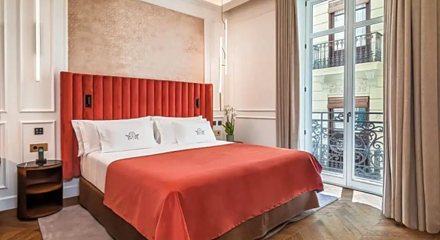 Двухместный номер Deluxe с балконом Palacio Gran Vía, a Royal Hideaway Hotel