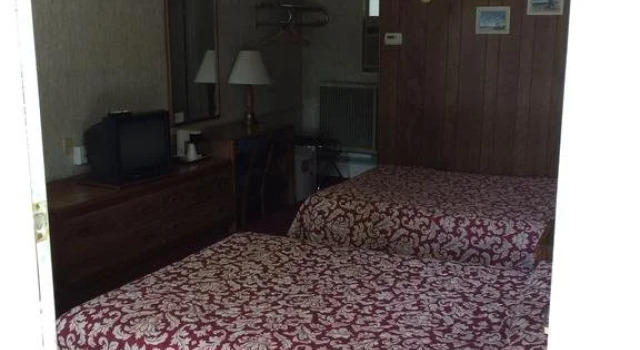 Lake Land Inn, Book Hotel Hoteller i Whitehall med parkering, Parkering