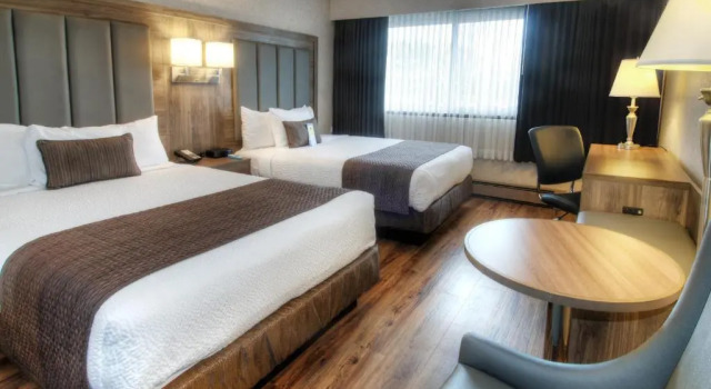 Четырёхместный номер Standard Days Inn by Wyndham Victoria On The Harbour