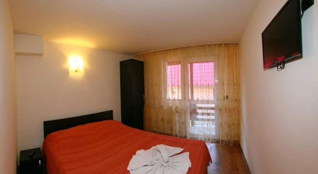 Casa Teodora, Rezerwuj Hotel Hotele w Carpathians - Romania z parkingiem, Parking