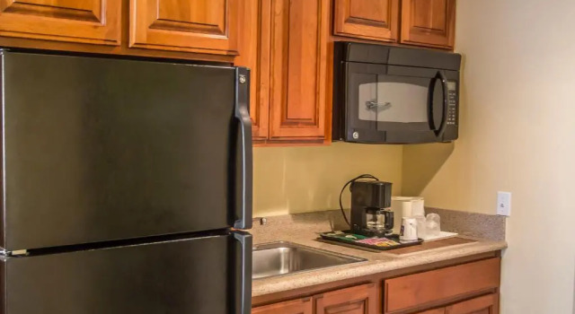 Четырёхместный номер Deluxe с видом на бассейн Comfort Inn Cockatoo Near LAX Airport