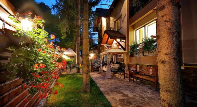 Vila Moldavia Class, Rezerwuj Hotel Slanic-Moldova Bacau