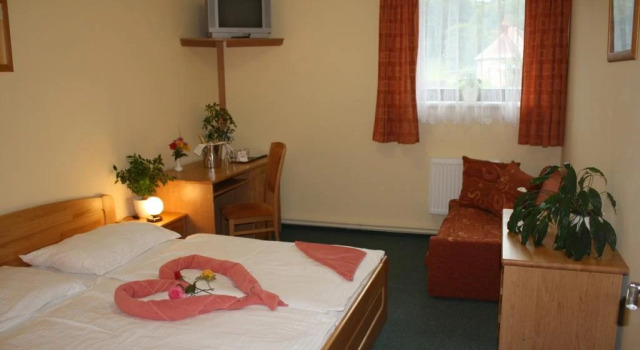 Hotel Aurum Černý Důl, Rezerwuj Hotel Hotele w Kraj hradecki ze śniadaniem, Śniadanie