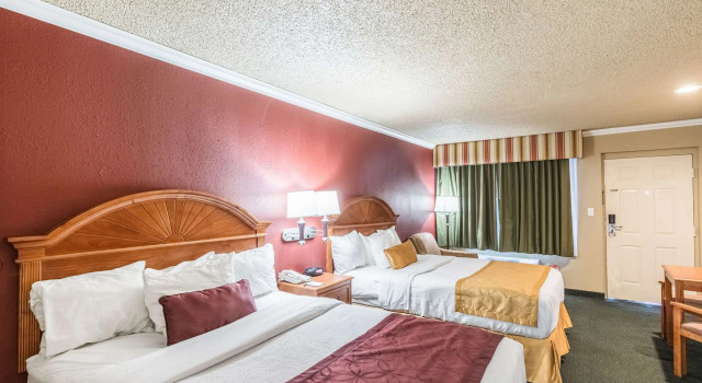 Четырёхместный номер Standard Quality Inn Casa Grande I-10