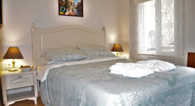 Студия с балконом Emil House Apart Hotel