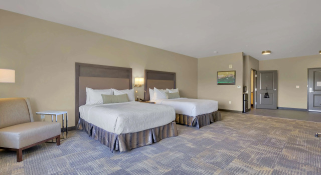 Четырёхместный номер Standard Best Western Plus Fillmore Inn & Suites