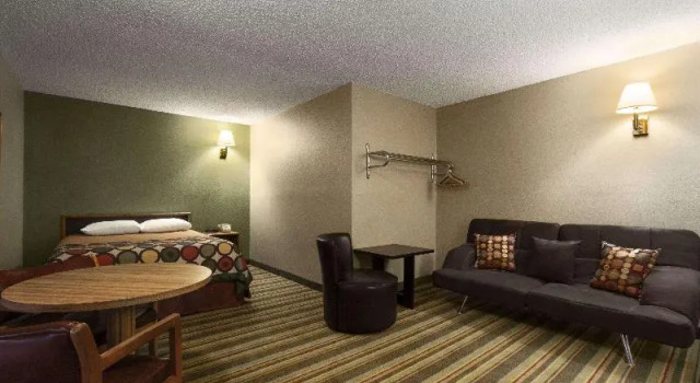 Номер Standard Super 8 by Wyndham Blackwell