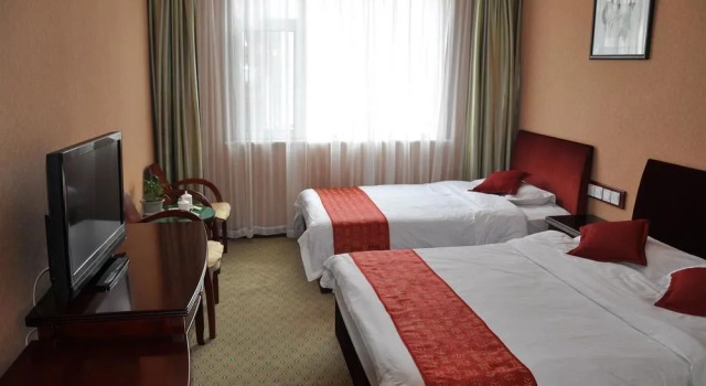 Guo Tie Hotel - Qufu, Prenota Hotel Hotel a Shandong con parcheggio, Parcheggio