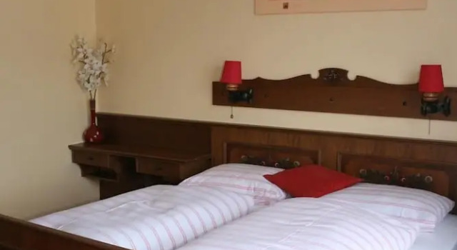 Трёхместный номер Standard с балконом B&B Goldener Stern