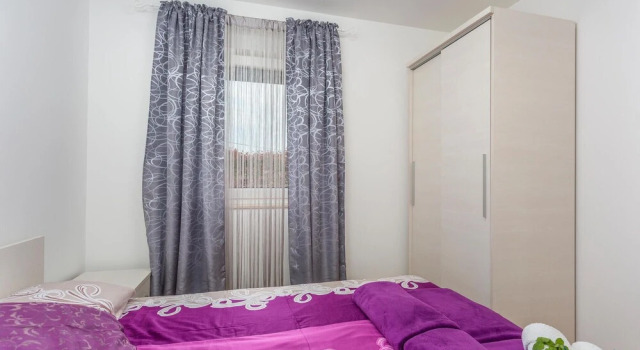 Amazing Apartment in Vantacici With Wifi and 1 Bedrooms, Prenota Appartamento Hotel a Isole Quarnerine con parcheggio, Parcheggio