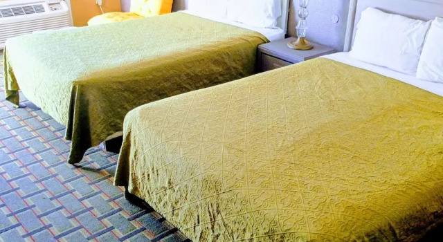 Четырёхместный номер Standard Stay Express Inn & Suites Demopolis