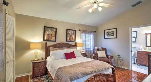 Lakefront Brandon Home w/ Patio & Screened Lanai!, Reserva ahora Hotel Brandon 