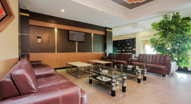 RedDoorz Plus near Depati Amir Airport, Rezerwuj Hotel Pangkalpinang Sumatra