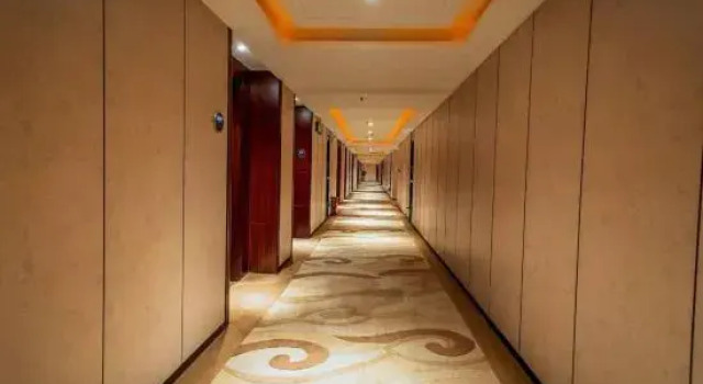 Huaihua Hou Xi Time Hotel, Prenota Hotel Hotel a Huaihua con parcheggio, Parcheggio