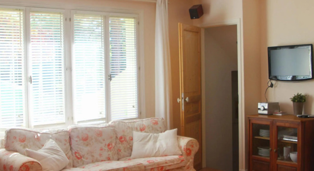 Lovely Cottage in Valréas with Swimming Pool, Забронировать Дом для отпуска Виллы Овернь-Рона-Альпы, Вилла