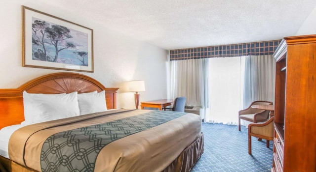 Номер Traditional Deluxe North Miami Beach Gardens Inn & Suites
