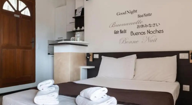 Villa Azur Cap D'ail Studio 2 Adults n. 6, Book Villa Sommerhuse i Monaco, Hytte