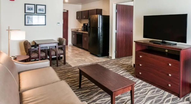 Семейный номер Standard Cobblestone Hotel & Suites Appleton International Airport