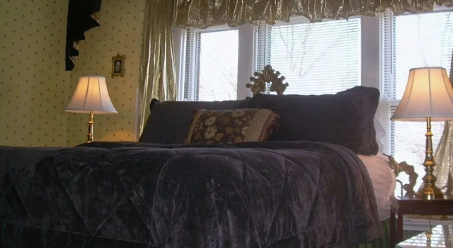 The Mansion Bed & Breakfast, Book Hotel West Dundee Chicago Metropolitan Area