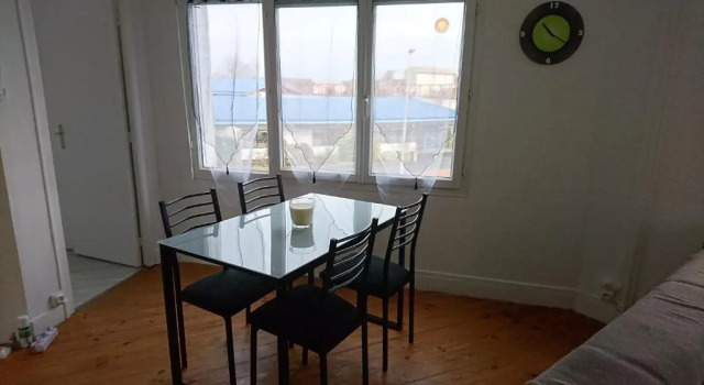 appartement de 79 m² à 500 mètres de la cure, Rezerwuj Apartament Hotele w Charente-Maritime z parkingiem, Parking