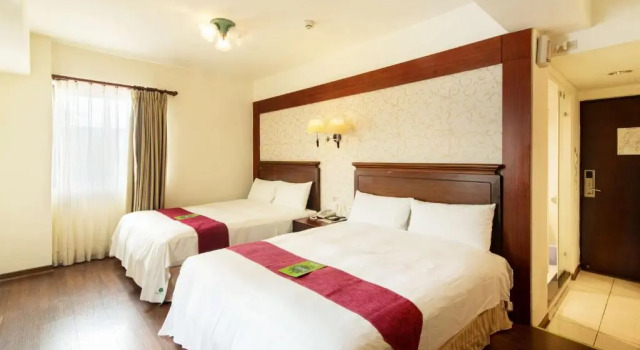 Четырёхместный номер Standard Liga Hotel