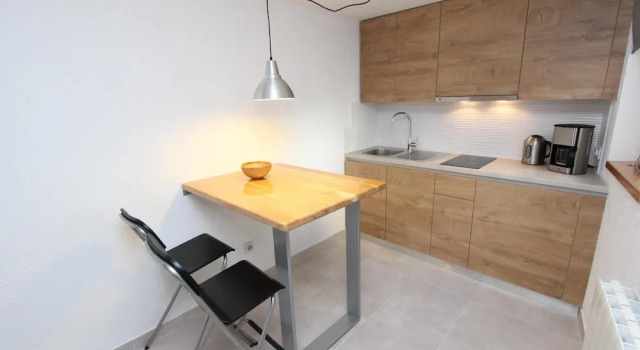 Студия с балконом и с видом на море Apartment Marjanovic